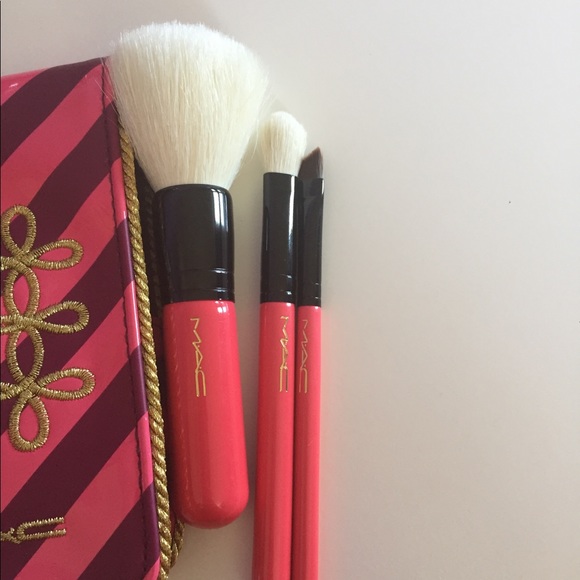 MAC Cosmetics Other - Mac Nutcracker Brush Set